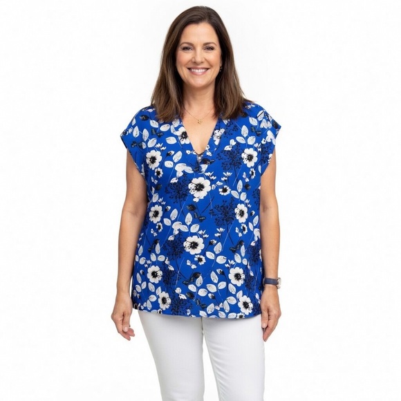 Tops - Women’s V-neck short sleeve blouse with a blue floral print